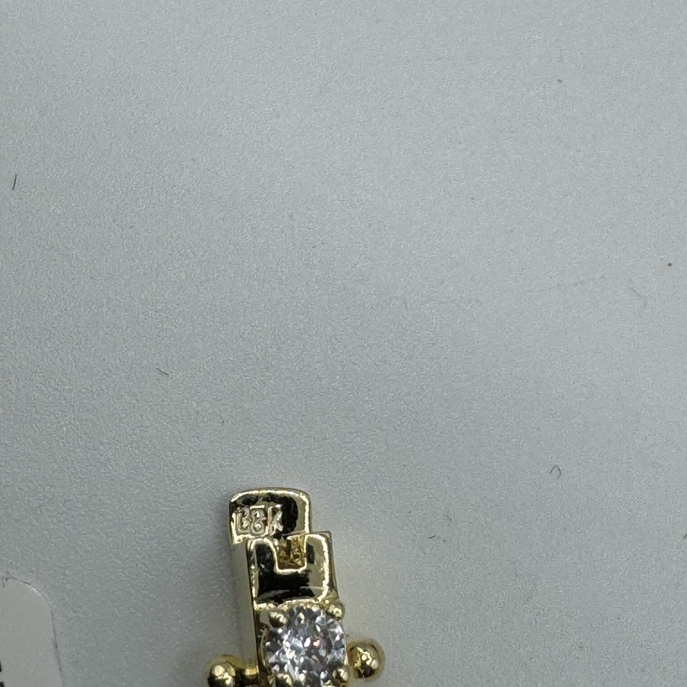 18kt Tennis Bracelet - Picture 10 of 12